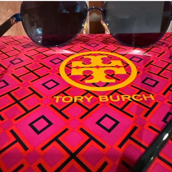 Classic Tory‎ Burch Aviator Sunglasses main image 7